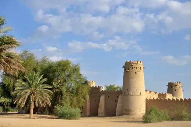 Explore Al Jahili Fort​ tour